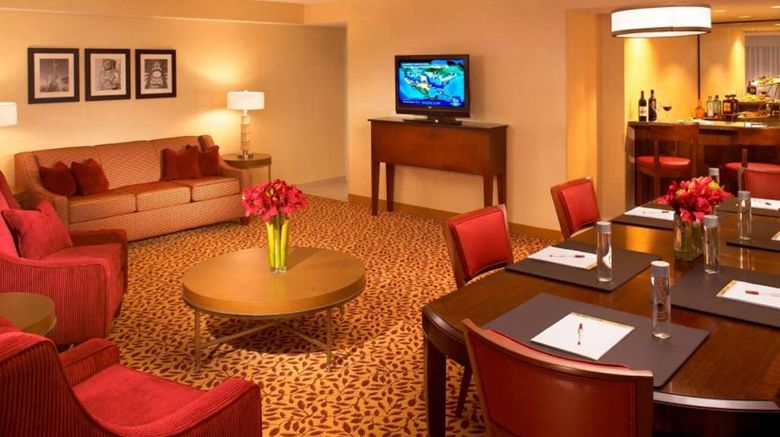 <b>Wyndham Cleveland Airport Room</b>. Images powered by <a href="https://iceportal.shijigroup.com/" title="IcePortal" target="_blank">IcePortal</a>.