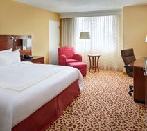 Wyndham Cleveland Airport Room