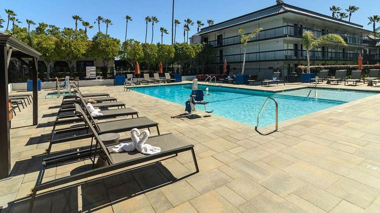 <b>Palm Garden Hotel Pool</b>. Images powered by <a href="https://iceportal.shijigroup.com/" title="IcePortal" target="_blank">IcePortal</a>.