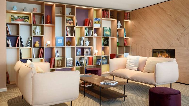 <b>Hyatt House Paris Charles de Gaulle Airp Lobby</b>. Images powered by <a href="https://iceportal.shijigroup.com/" title="IcePortal" target="_blank">IcePortal</a>.