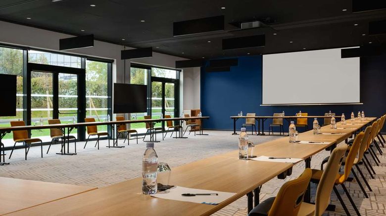 <b>Hyatt Place Paris Charles De Gaulle Meeting</b>. Images powered by <a href="https://iceportal.shijigroup.com/" title="IcePortal" target="_blank">IcePortal</a>.