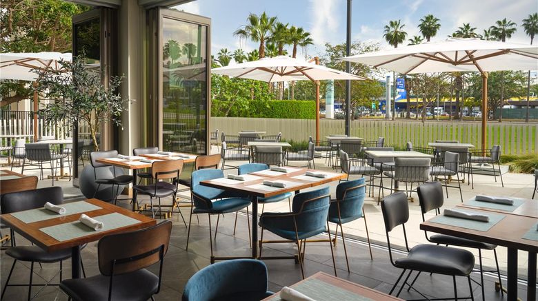 <b>Hyatt House LAX Century Blvd Restaurant</b>. Images powered by <a href="https://iceportal.shijigroup.com/" title="IcePortal" target="_blank">IcePortal</a>.
