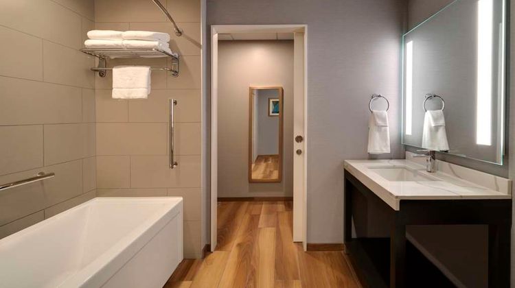 Hyatt Place LAX Century Blvd Room