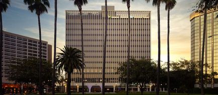 Hyatt Place LAX Century Blvd Exterior