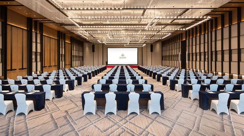 <b>Grand Wuji Hotel Lobby</b>. Images powered by <a href="https://iceportal.shijigroup.com/" title="IcePortal" target="_blank">IcePortal</a>.