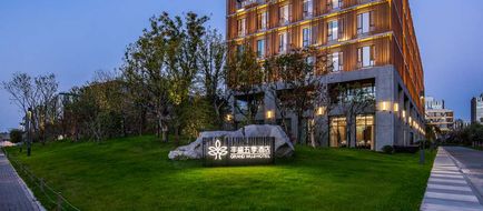 Grand Wuji Hotel Exterior