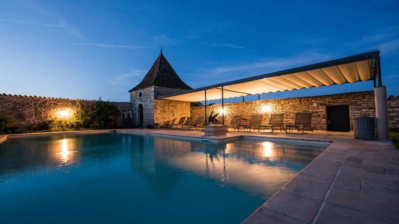<b>Chateau de Besseuil Pool</b>. Images powered by <a href="https://iceportal.shijigroup.com/" title="IcePortal" target="_blank">IcePortal</a>.