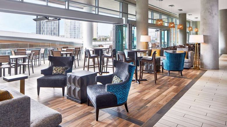 <b>Embassy Suites Nashville Downtown Restaurant</b>. Images powered by <a href="https://iceportal.shijigroup.com/" title="IcePortal" target="_blank">IcePortal</a>.