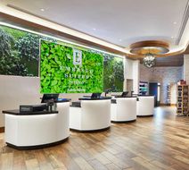 Embassy Suites Nashville Downtown Lobby