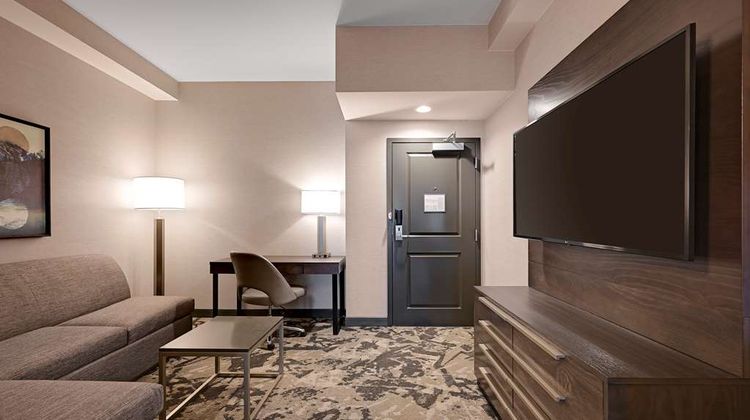 DoubleTree by Hilton Denver Intl Airport Room