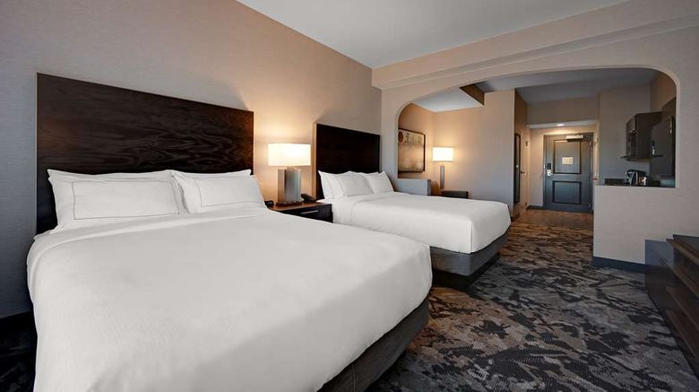 <b>DoubleTree by Hilton Denver Intl Airport Room</b>. Images powered by <a href="https://iceportal.shijigroup.com/" title="IcePortal" target="_blank">IcePortal</a>.