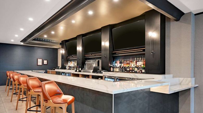 <b>DoubleTree by Hilton Denver Intl Airport Restaurant</b>. Images powered by <a href="https://iceportal.shijigroup.com/" title="IcePortal" target="_blank">IcePortal</a>.
