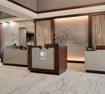 DoubleTree by Hilton Denver Intl Airport Lobby