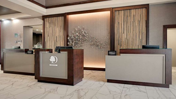 DoubleTree by Hilton Denver Intl Airport Lobby
