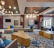 DoubleTree by Hilton Denver Intl Airport Lobby