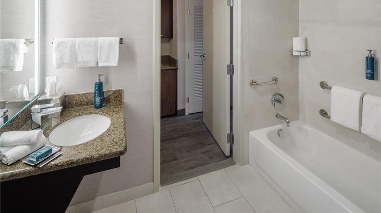 DoubleTree by Hilton Denver Intl Airport Room