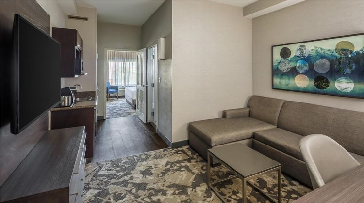 DoubleTree by Hilton Denver Intl Airport Room