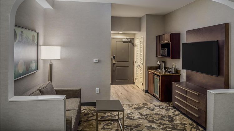 DoubleTree by Hilton Denver Intl Airport Room