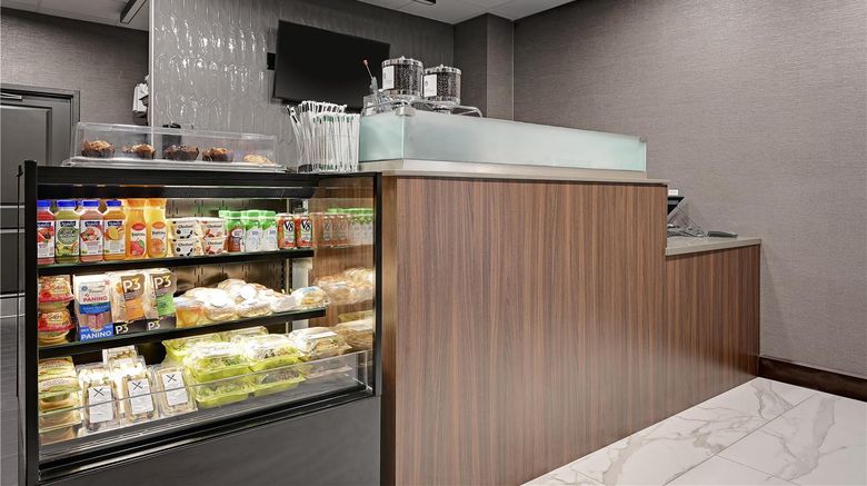 <b>DoubleTree by Hilton Denver Intl Airport Restaurant</b>. Images powered by <a href="https://iceportal.shijigroup.com/" title="IcePortal" target="_blank">IcePortal</a>.