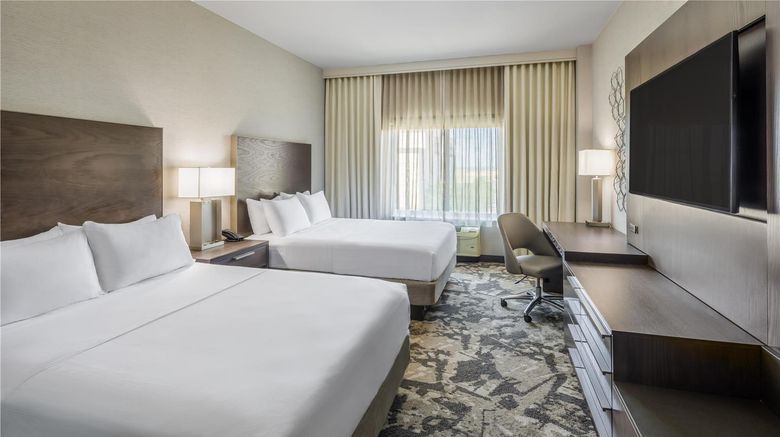 <b>DoubleTree by Hilton Denver Intl Airport Room</b>. Images powered by <a href="https://iceportal.shijigroup.com/" title="IcePortal" target="_blank">IcePortal</a>.