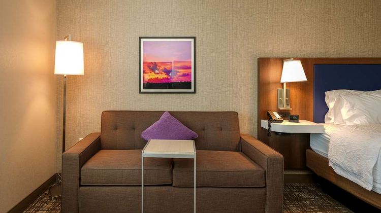 Hampton Inn and Suites Aurora Room