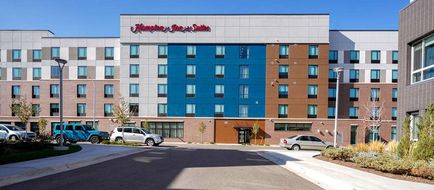 Hampton Inn and Suites Aurora Exterior
