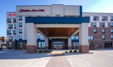 Hampton Inn and Suites Aurora