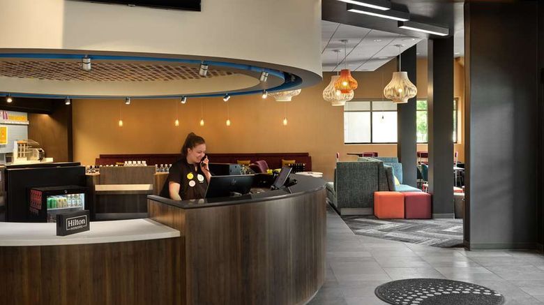 <b>Tru by Hilton Indianapolis Downtown Lobby</b>. Images powered by <a href="https://iceportal.shijigroup.com/" title="IcePortal" target="_blank">IcePortal</a>.