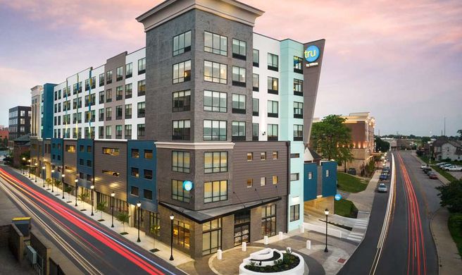Tru by Hilton Indianapolis Downtown Exterior