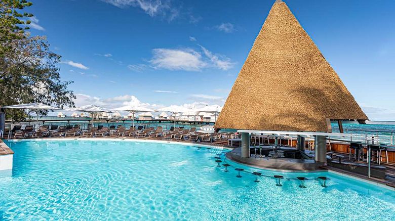 <b>DoubleTree by Hilton Noumea Ilot Maitre Pool</b>. Images powered by <a href="https://iceportal.shijigroup.com/" title="IcePortal" target="_blank">IcePortal</a>.
