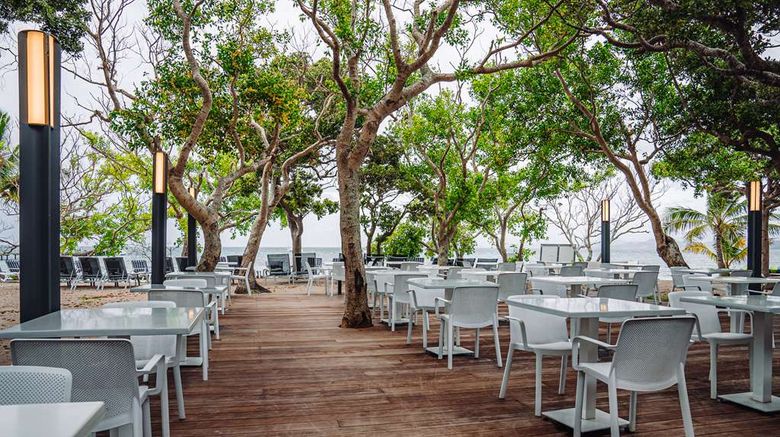 <b>DoubleTree by Hilton Noumea Ilot Maitre Restaurant</b>. Images powered by <a href="https://iceportal.shijigroup.com/" title="IcePortal" target="_blank">IcePortal</a>.