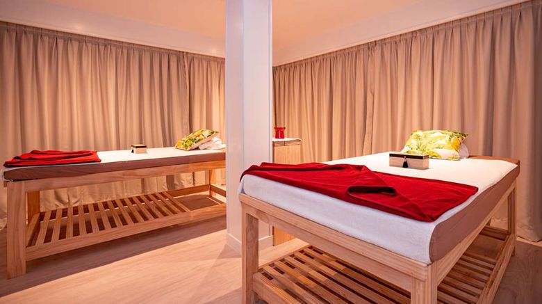 <b>DoubleTree by Hilton Noumea Ilot Maitre Spa</b>. Images powered by <a href="https://iceportal.shijigroup.com/" title="IcePortal" target="_blank">IcePortal</a>.