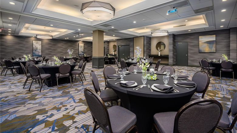 <b>DoubleTree by Hilton Raleigh Midtown Meeting</b>. Images powered by <a href="https://iceportal.shijigroup.com/" title="IcePortal" target="_blank">IcePortal</a>.