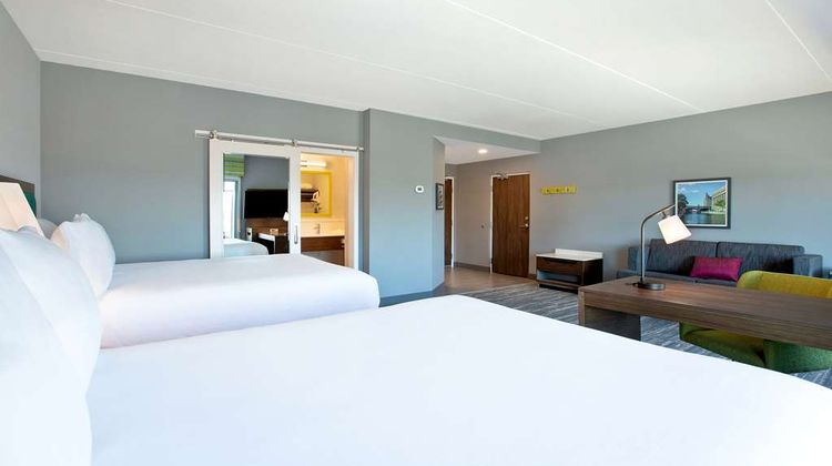 Hampton Inn & Suites Ottawa West Room