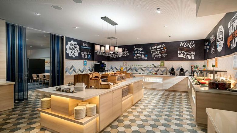 <b>Hampton by Hilton Kiel Restaurant</b>. Images powered by <a href="https://iceportal.shijigroup.com/" title="IcePortal" target="_blank">IcePortal</a>.