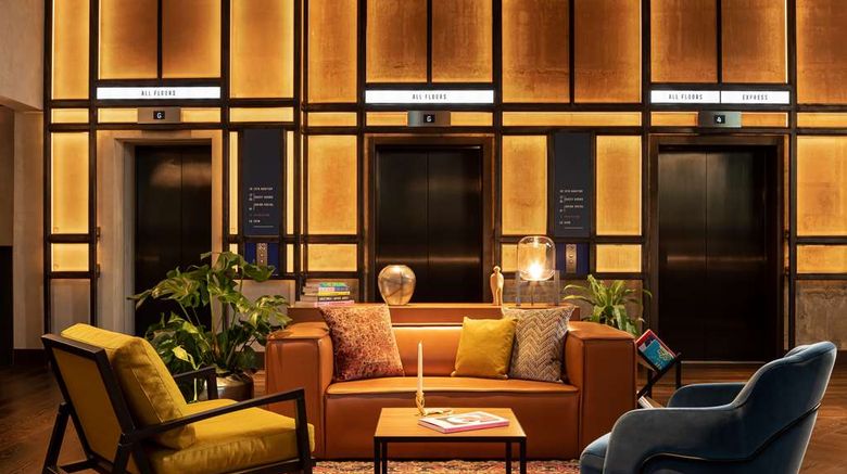 <b>The Gantry London, Curio Coll by Hilton Lobby</b>. Images powered by <a href="https://iceportal.shijigroup.com/" title="IcePortal" target="_blank">IcePortal</a>.