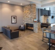 DoubleTree by Hilton Madison East Lobby