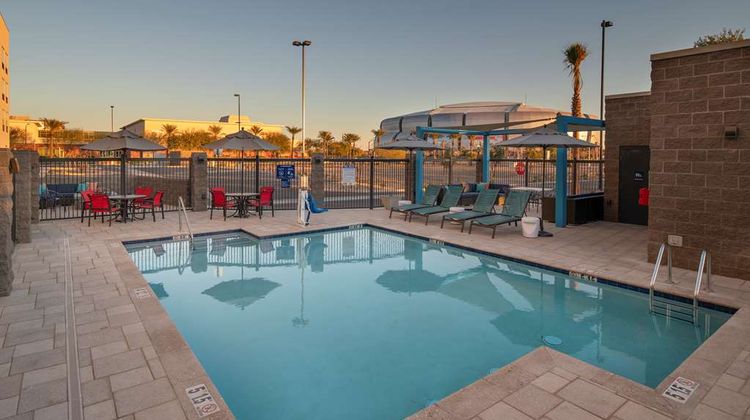 Tru by Hilton Phoenix Glendale Westgate Pool