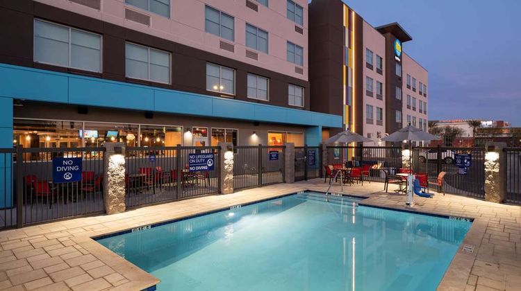 Tru by Hilton Phoenix Glendale Westgate Pool