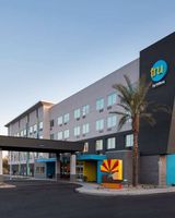 Tru by Hilton Phoenix Glendale Westgate