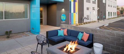Tru by Hilton Phoenix Glendale Westgate Exterior