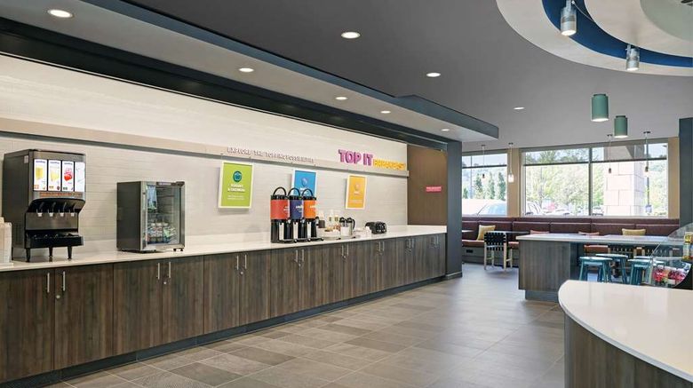<b>Tru by Hilton Tukwila Seattle Airport Restaurant</b>. Images powered by <a href="https://iceportal.shijigroup.com/" title="IcePortal" target="_blank">IcePortal</a>.