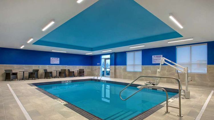 Hampton Inn Brockville Pool