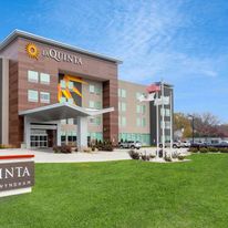 La Quinta Inn & Suites by Wyndham