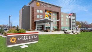 La Quinta Inn & Suites by Wyndham