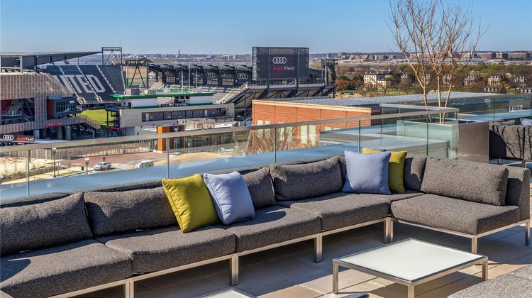 Cambria Hotel D.C. Navy Yard Riverfront Restaurant