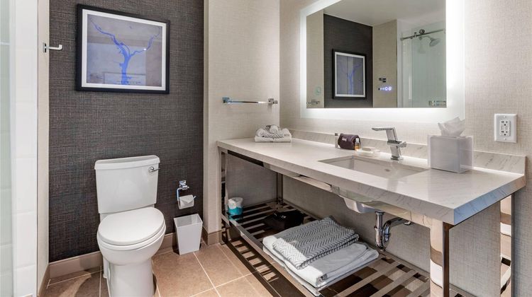 Cambria Hotel D.C. Navy Yard Riverfront Room