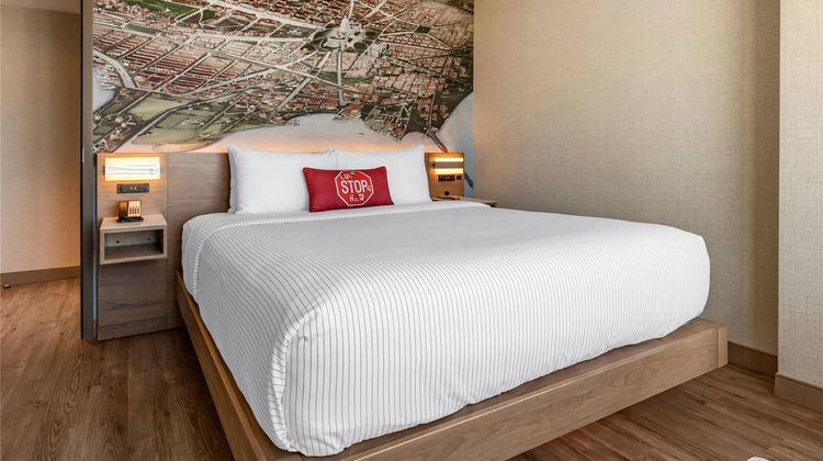 Cambria Hotel D.C. Navy Yard Riverfront Suite