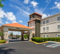 Comfort Inn & Suites Port Charlotte Exterior