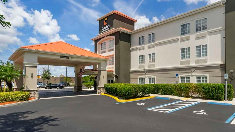 Comfort Inn & Suites Port Charlotte Exterior